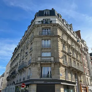 Appartement Beautiful With Balcony, Paris